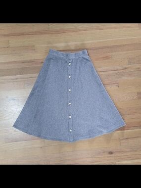 A-Line Button-Front Gray Knit Skirt